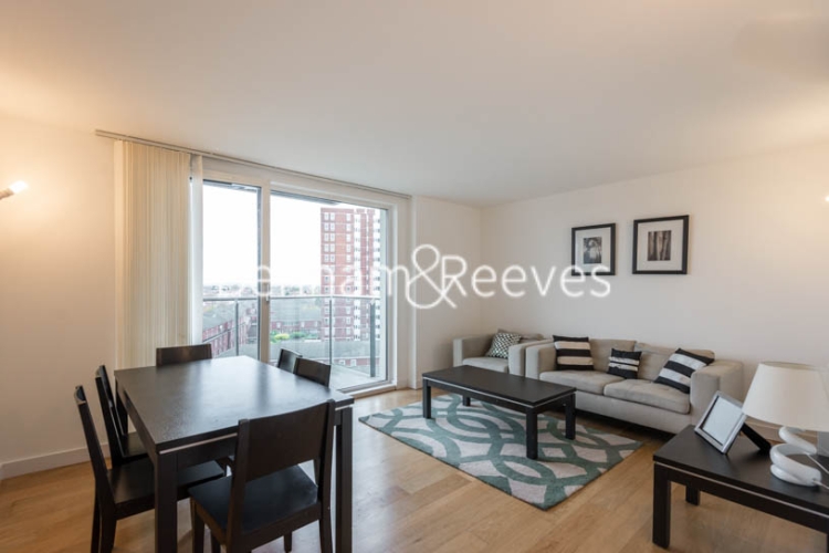 picture of 2 Bedroom(s) flat in Cardinal Building, Hayes, UB3