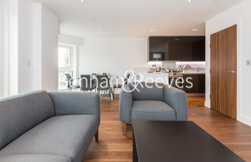picture of 2 Bedroom(s) flat in Longfield Avenue, Ealing W5