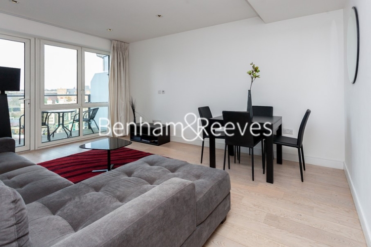 picture of 2 Bedroom(s) flat in Kew Bridge Road, TW8