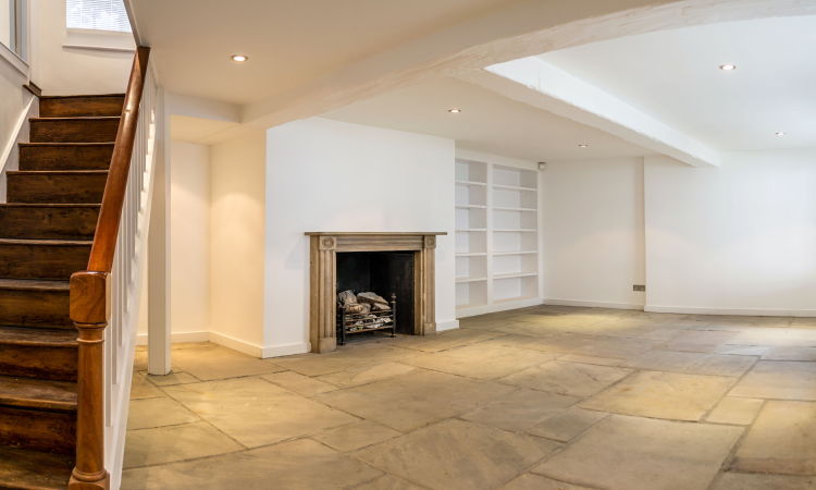 picture of 2 Bedroom(s) flat in  Golden Yard NW3