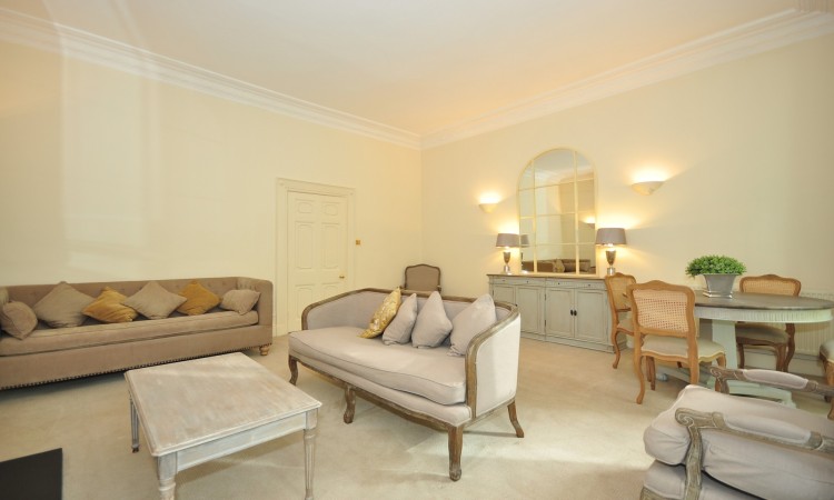 picture of 1 Bedroom(s) flat in  Kensington Square, W8