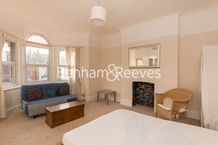 picture of studio flat in  Ealing