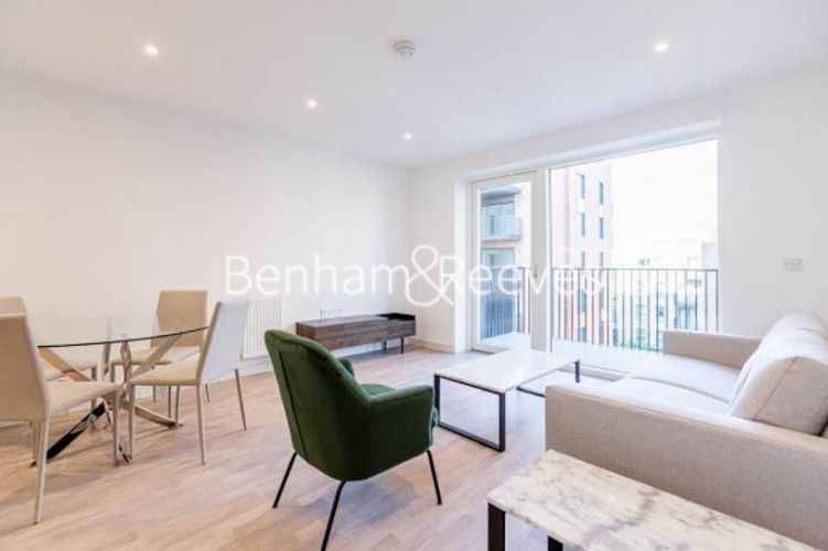 https://www.rentals-london.co.uk/assets/images/property-images/0989_000016357_IMG_00.jpg