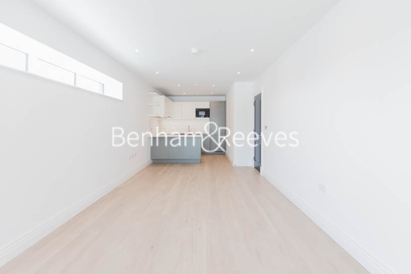 https://www.rentals-london.co.uk/assets/images/property-images/0989_000016530_IMG_00.jpg