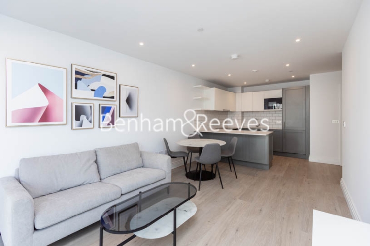 picture of 2-bed flat in  Ealing