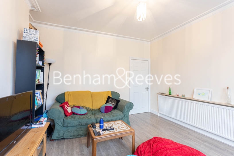 https://www.rentals-london.co.uk/assets/images/property-images/0989_000017107_IMG_00.jpg