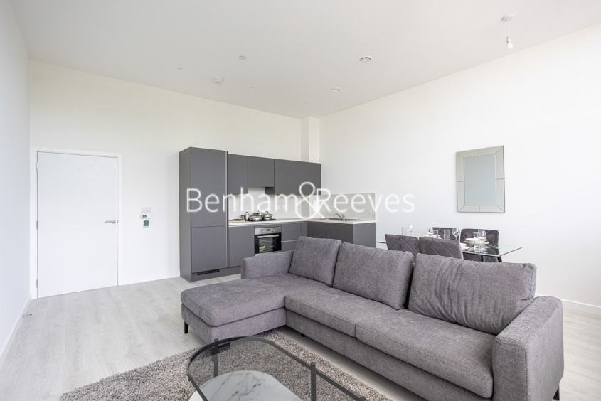 picture of 1 Bedroom(s) flat in  Carnation Gardens, Ealing, UB3