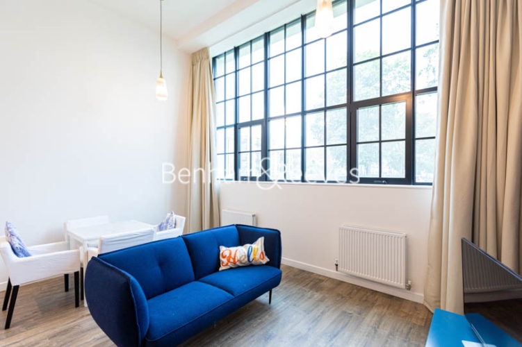 picture of 1-bed flat in  Ealing