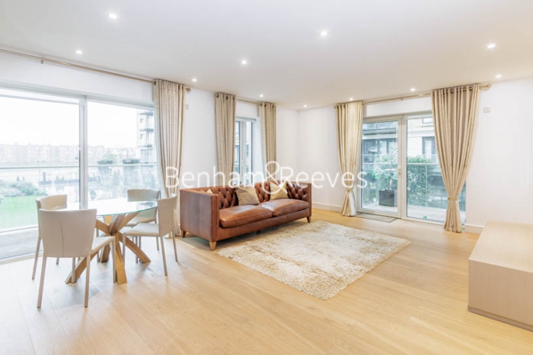 picture of 3-bed flat in  Hammersmith