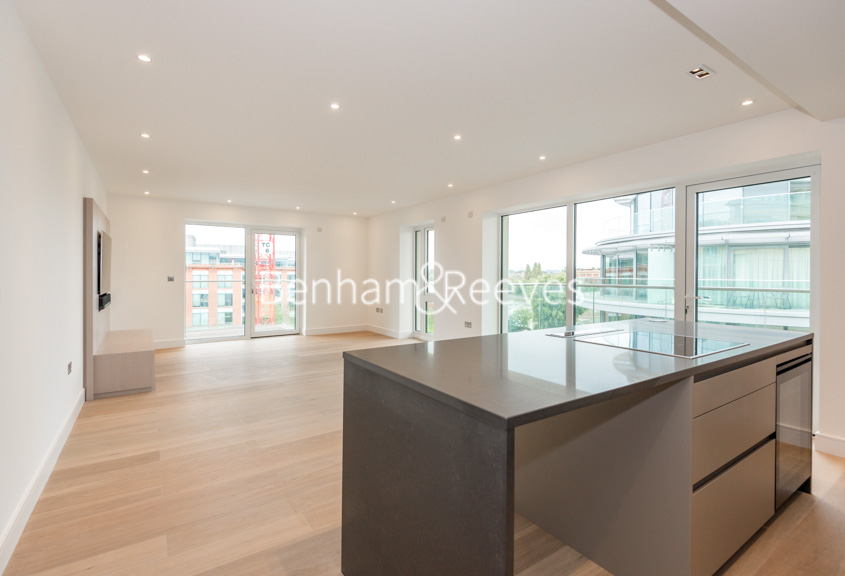 picture of 3-bed flat in  Hammersmith