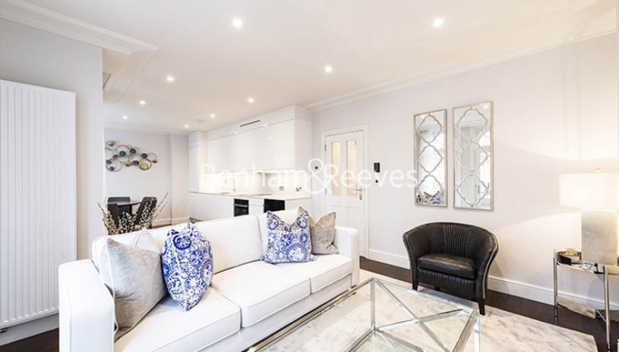 picture of 3 Bedroom(s) flat in Hamlet Gardens, Hammersmith, W6