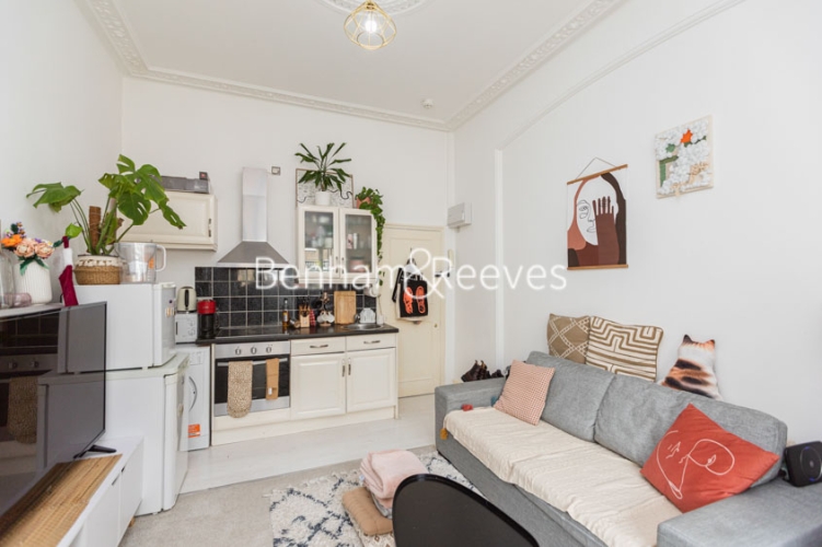 picture of One bedroom apartment flat in  Gwendwr Road, Hammersmith,W14
