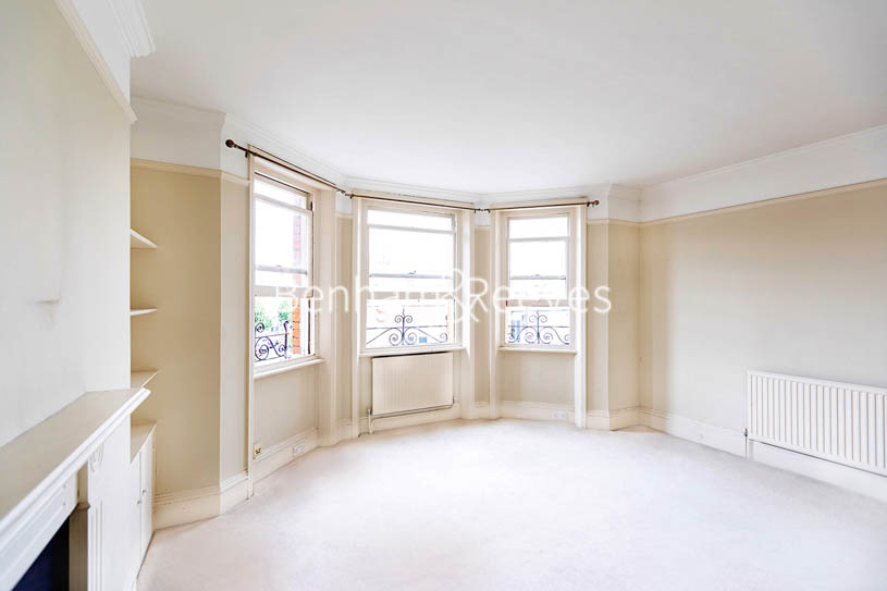 picture of 2 Bedroom(s) flat in  Drive Mansions, Fulham Road, SW6