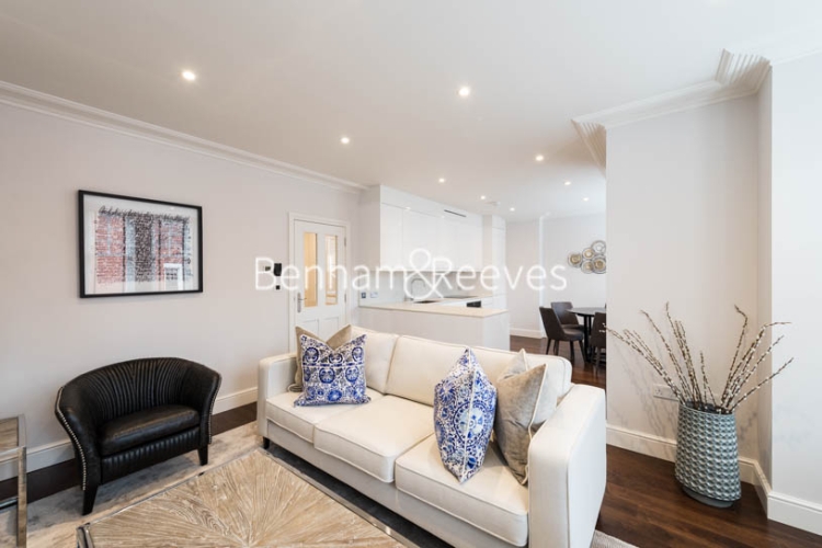 picture of 3-bed flat in  Hammersmith