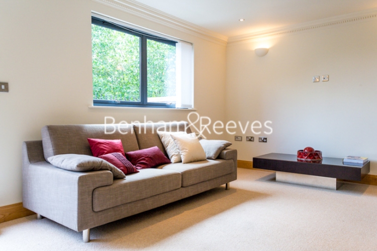 picture of 3-bed flat in  Wapping