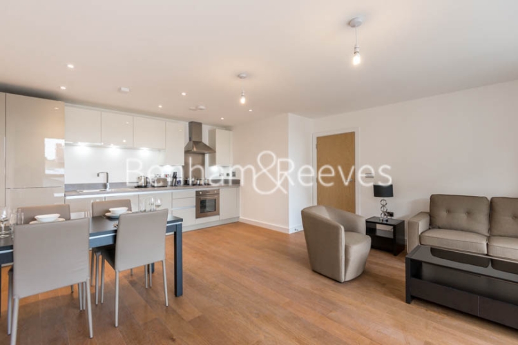 picture of 2-bed flat in  Surrey Quays