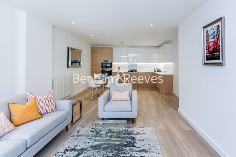 picture of 3-bed flat in  Surrey Quays