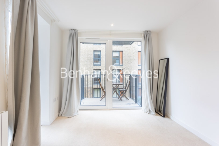 https://www.rentals-london.co.uk/assets/images/property-images/22582_000013543_IMG_00.jpg