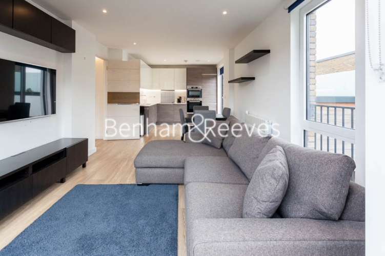 picture of 2-bed flat in  Surrey Quays