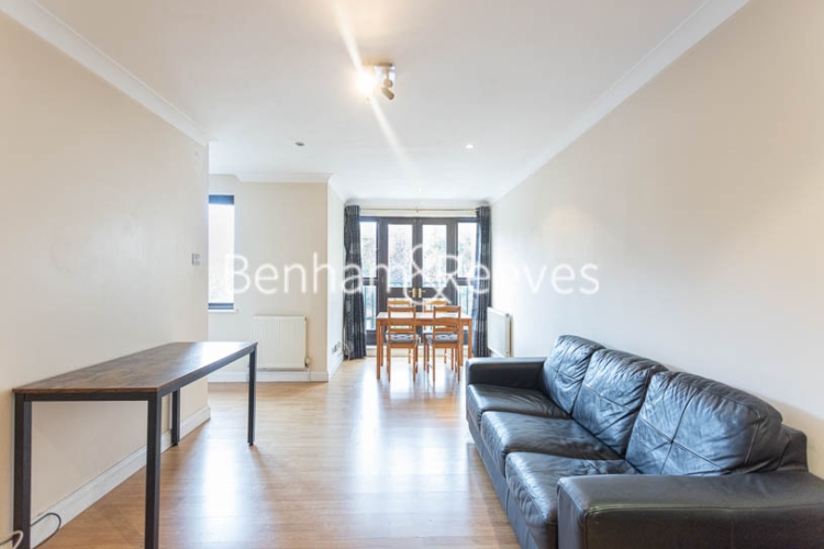 https://www.rentals-london.co.uk/assets/images/property-images/22582_000017071_IMG_00.jpg