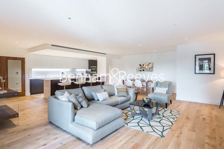picture of 2 Bedroom(s) flat in Kew Bridge Road, Brentford, TW8