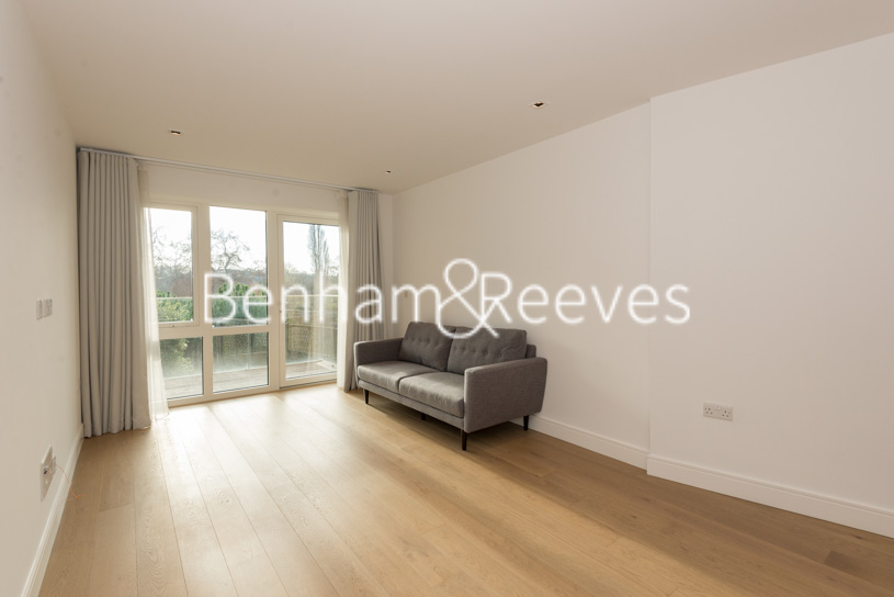 picture of 2 Bedroom(s) flat in  Kew Bridge Road, Brentford, TW8