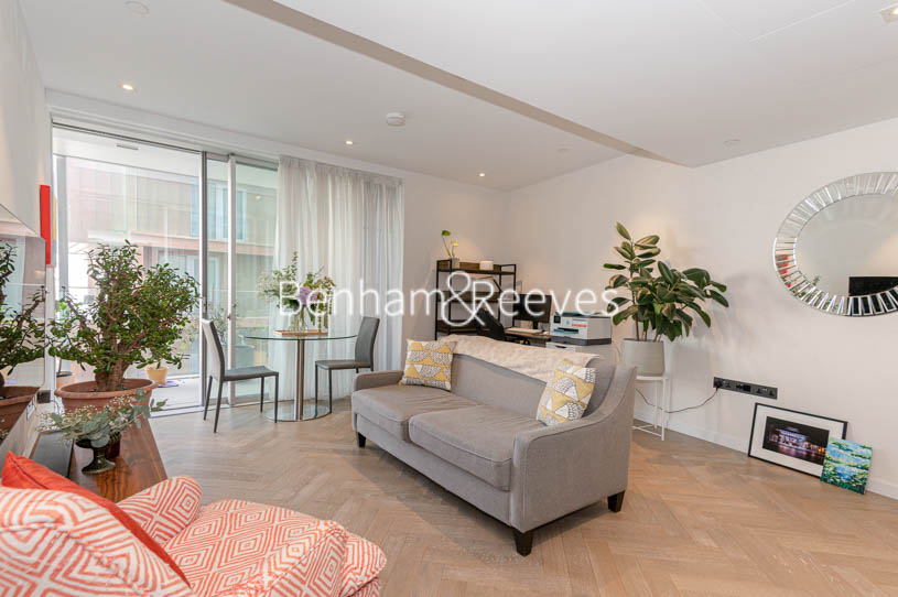 picture of 2 Bedroom(s) flat in  Pearce House, Circus Road West, SW11