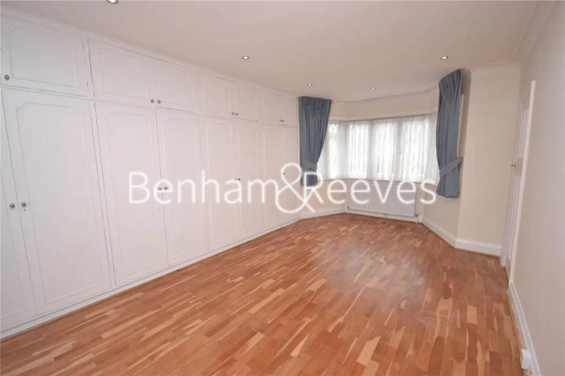 https://www.rentals-london.co.uk/assets/images/property-images/BR14673_000003472_IMG_00.jpg