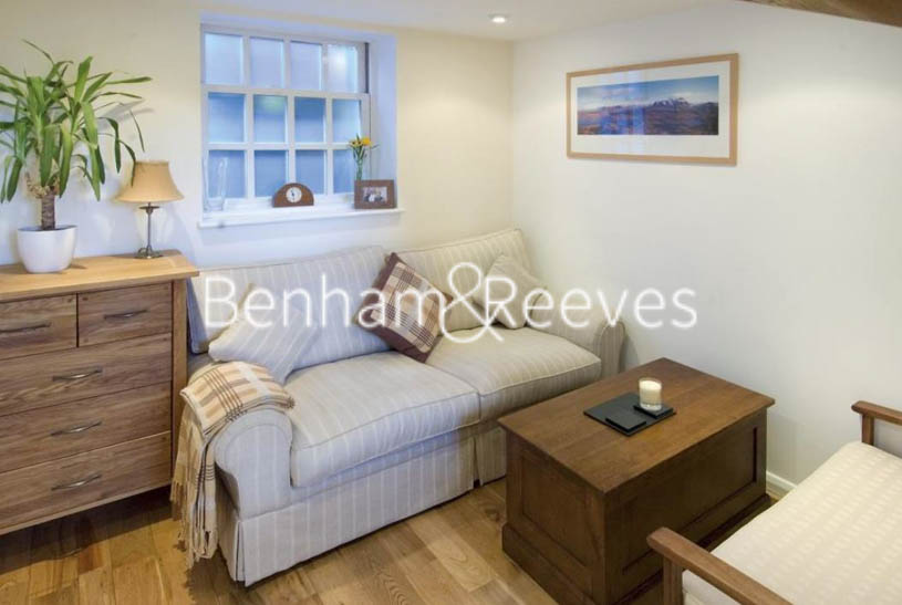 picture of 2 Bedroom(s) flat in  The mount Square, Hampstead, NW3