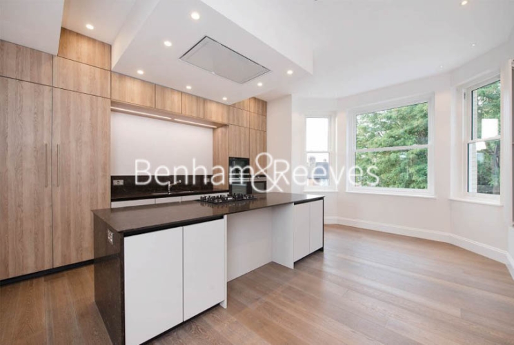 picture of 3-bed flat in  Hampstead