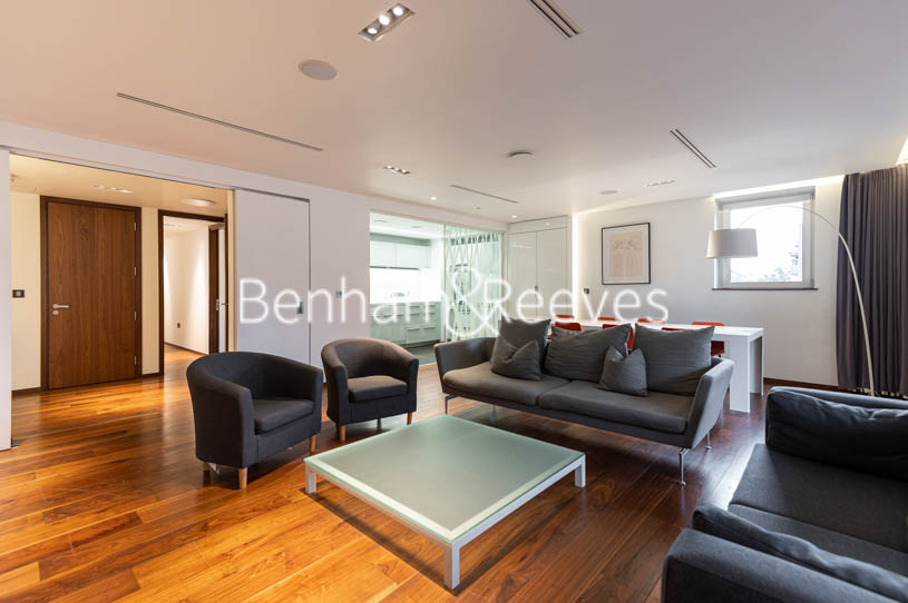 picture of 3-bed flat in  Hampstead