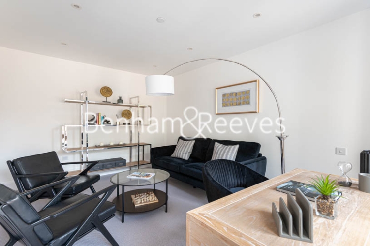 picture of 4 Bedroom(s) flat in  Coachworks Mews, Hampstead, NW2