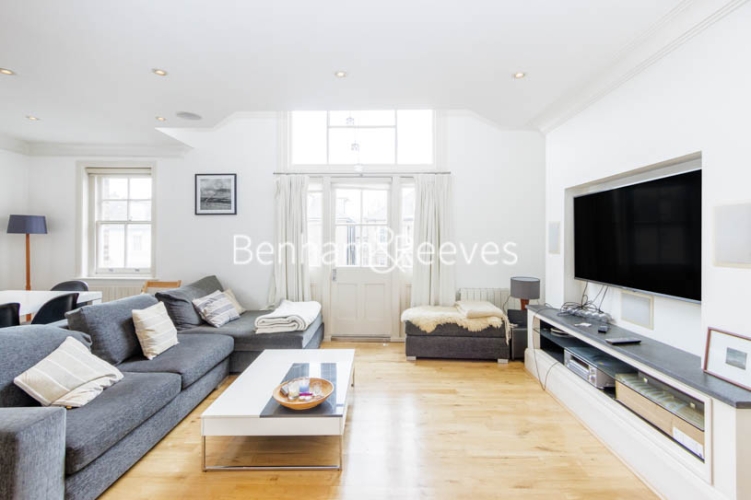picture of 3-bed flat in  Hampstead