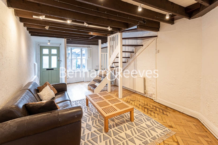 picture of 2 Bedroom(s) flat in  Perrins lane, Hampstead, NW3
