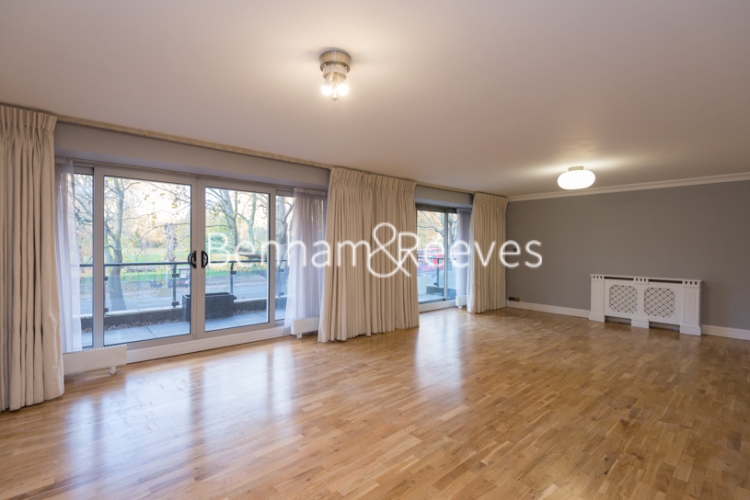 picture of 4-bed flat in  Highgate