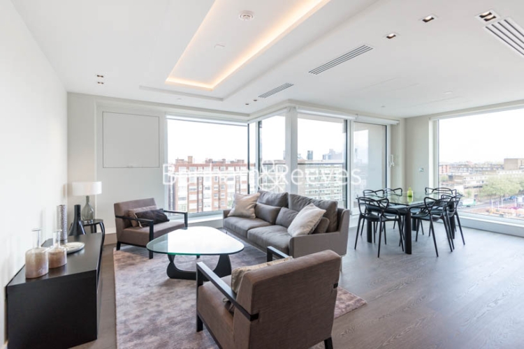 picture of 2 Bedroom(s) flat in Radnor Terrace, West Kensington, W14