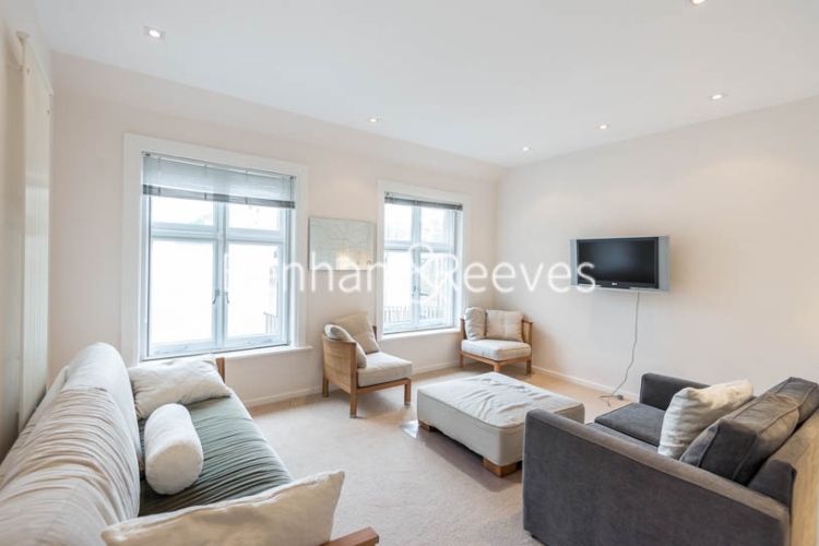 picture of 1 Bedroom(s) flat in  Abingdon Villas, Kensington, W8