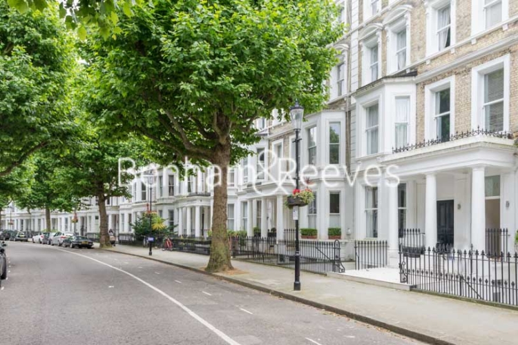 picture of 2 Bedroom(s) flat in  Philbeach Gardens, Earl's Court, SW5