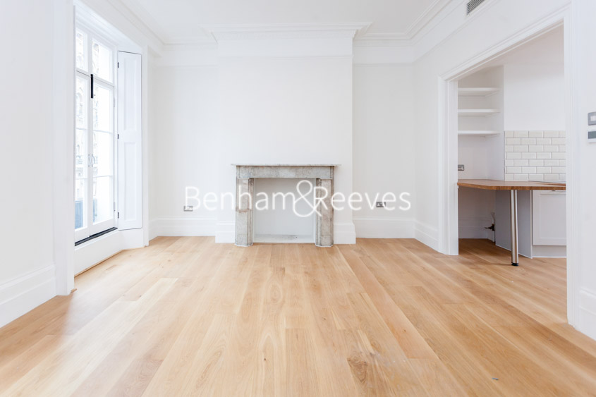 picture of 3-bed flat in  Kensington