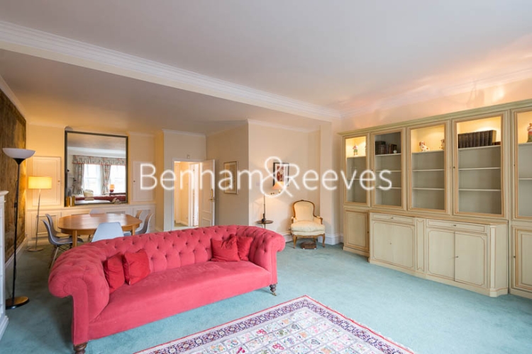 picture of 2-bed flat in  Hammersmith