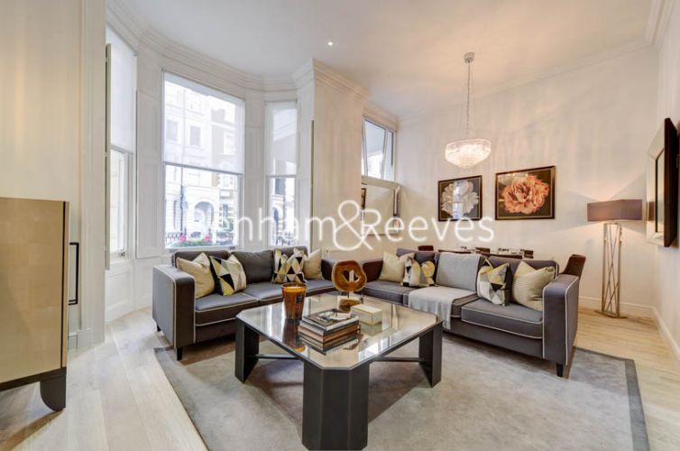 picture of 4-bed flat in  Kensington