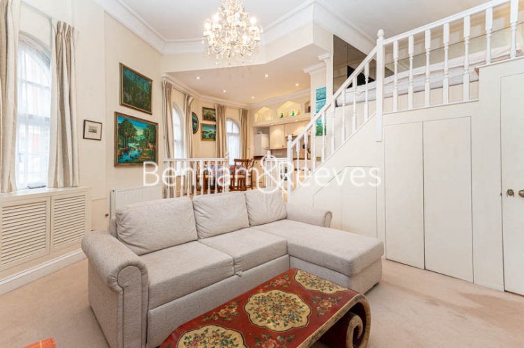 picture of studio flat in  Kensington