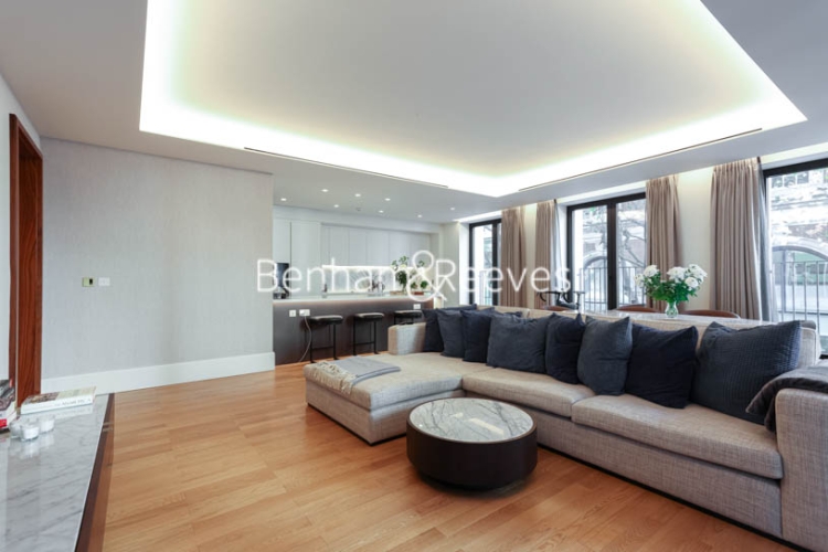 picture of 2 Bedroom(s) flat in  Lancer Square, Kensington, W8