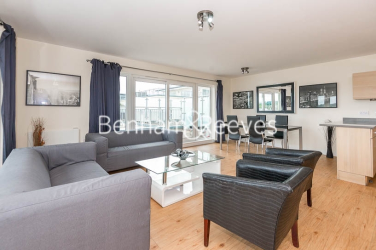 picture of 3-bed flat in  Beaufort Park