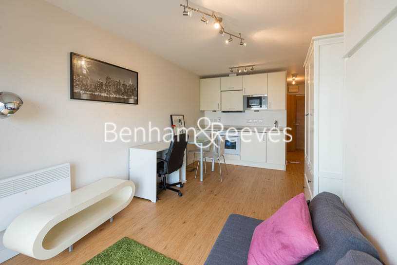 https://www.rentals-london.co.uk/assets/images/property-images/BR18739_000000412_IMG_00.jpg