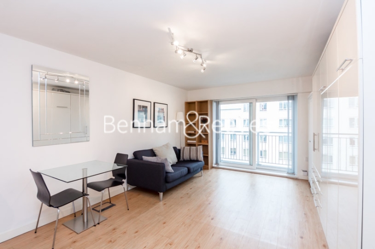 https://www.rentals-london.co.uk/assets/images/property-images/BR18739_000000578_IMG_00.jpg