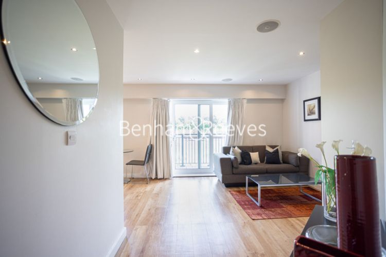 https://www.rentals-london.co.uk/assets/images/property-images/BR18739_000001966_IMG_00.jpg