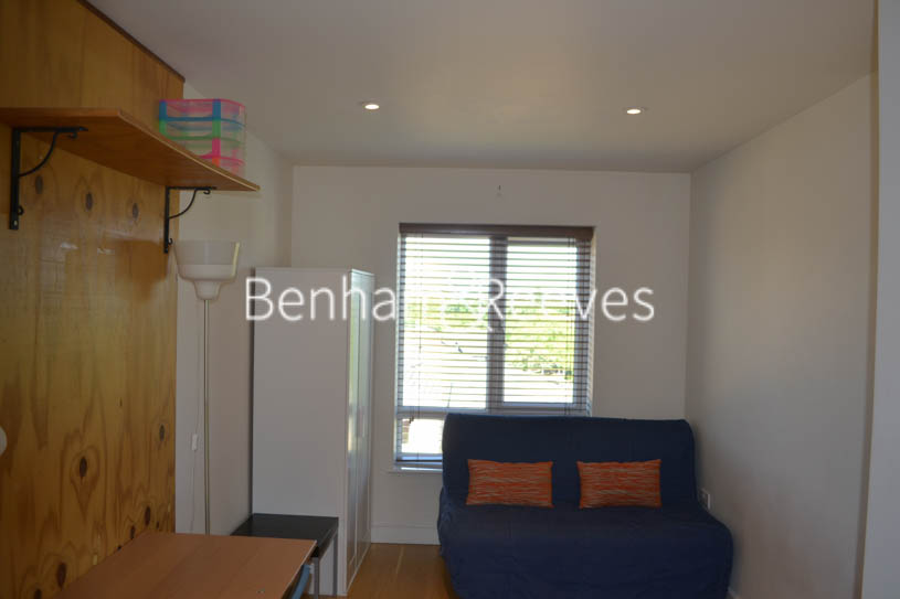 picture of 2-bed flat in  Beaufort Park