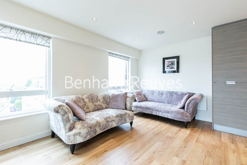 picture of 2-bed flat in  Beaufort Park