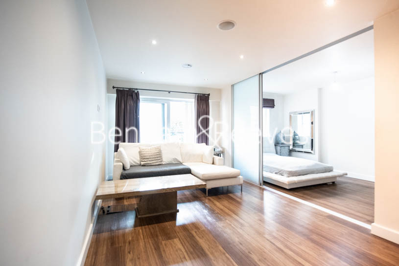 https://www.rentals-london.co.uk/assets/images/property-images/BR18739_000017260_IMG_00.jpg